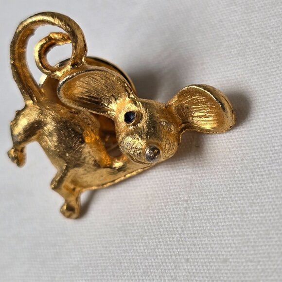Vintage Gold Tone Mouse Pin Brooch Enamel Winking Eyes Figural Animal Jewelry - Picture 4 of 8